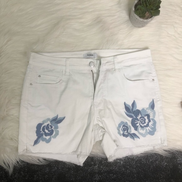 Kensie embroidered shorts - Picture 2 of 4